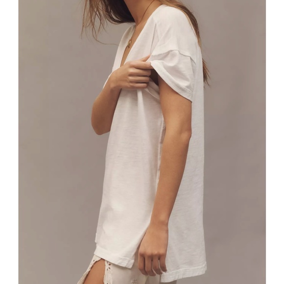 NWOT | Anthropologie The Jordyn Plus V-Neck Tee by Pilcro | Sz M - Picture 3 of 4